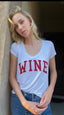 WINE S/S V NECK. (White)