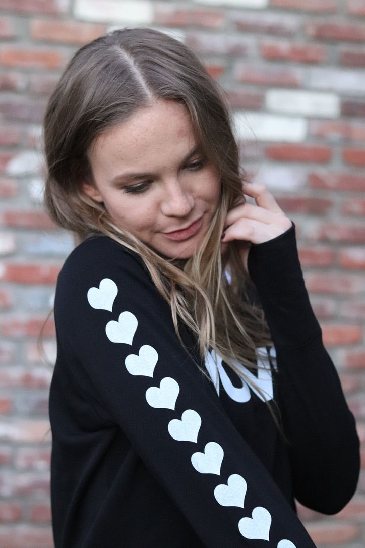 LOVE. LIGHTWEIGHT FLEECE BLACK SWEATSHIRT (Black)