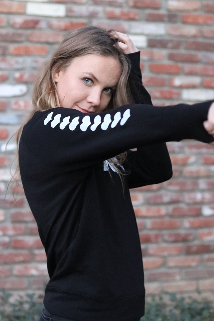 LOVE. LIGHTWEIGHT FLEECE BLACK SWEATSHIRT (Black)
