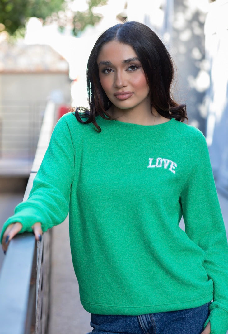 LOVE COLLEGIC EMBROIDERED LIGHTWEIGHT BRUSHED FLEECE PULLOVER TOP (Green) Main image
