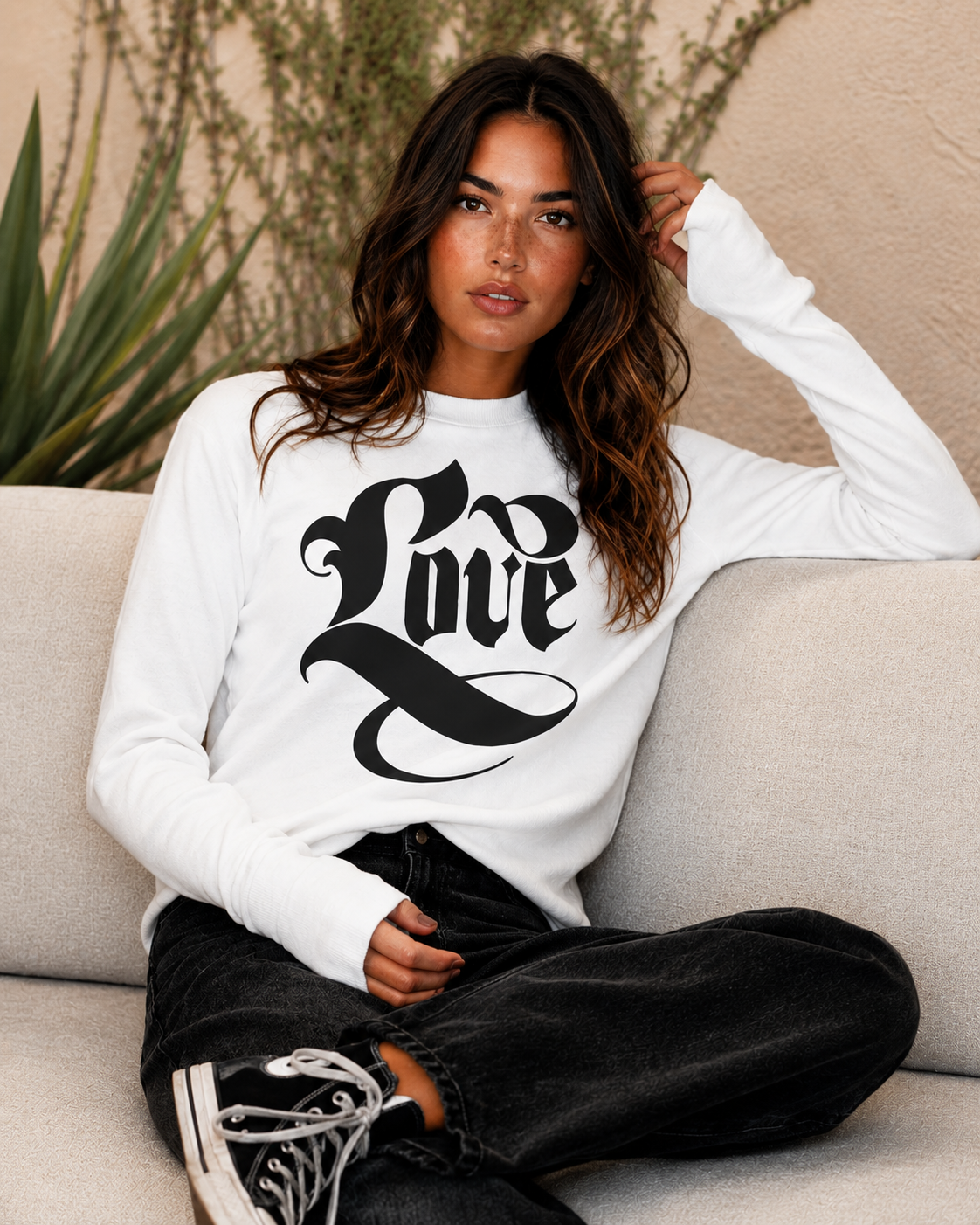 LOVE OLDE ENGLISH LIGHTWEIGHT BRUSHED FLEECE PULLOVER TOP (White) Secondary image