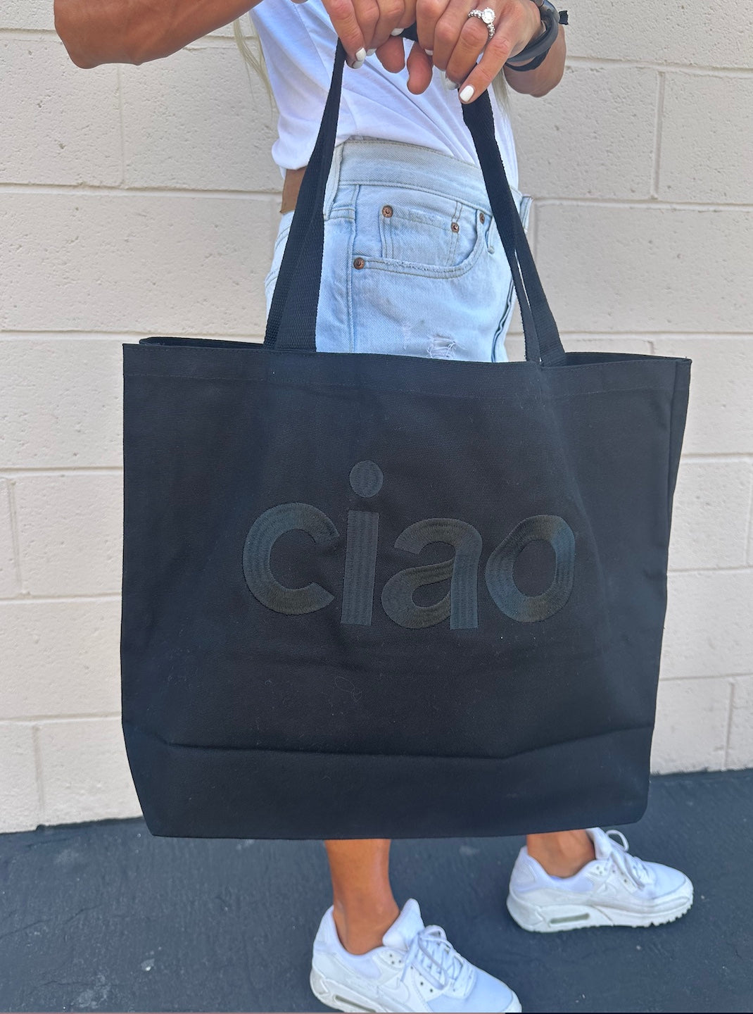 CIAO EMBROIRDERED BLACK CANVAS TOTE (BLK / BLK) Main image