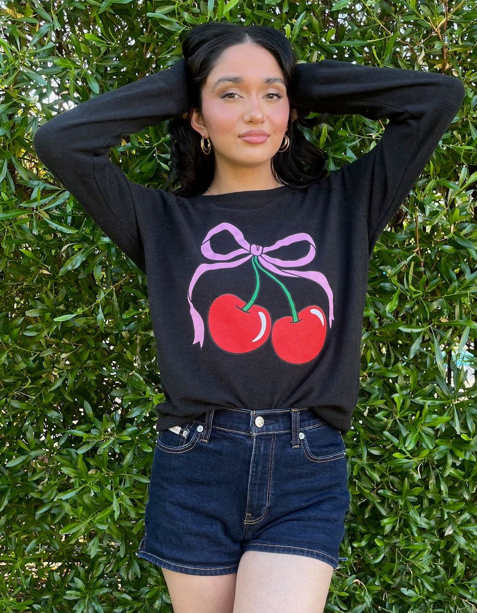 CHERRY BOW LIGHTWEIGHT BRUSHED FLEECE PULLOVER TOP (Black) Main image